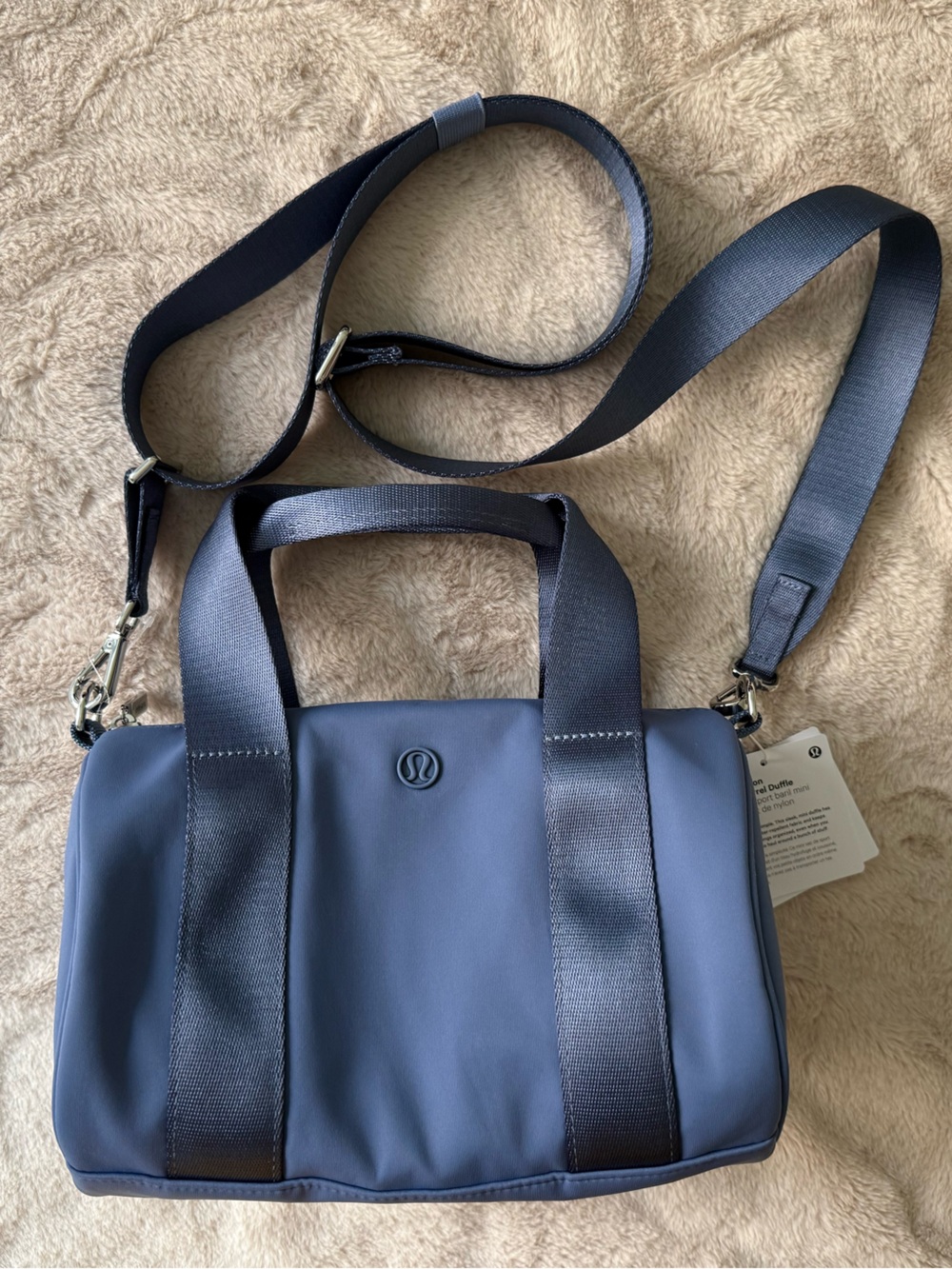 NWT Lululemon Knit Nylon Mini Barrel Duffle Bag 5L Oasis Blue - Picture 4 of 14